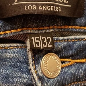 New without tags Judy Blue distressed jeans